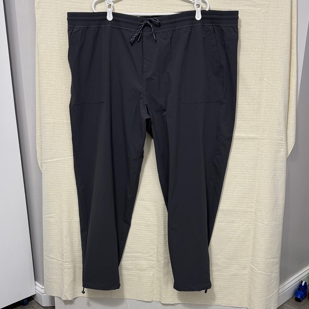 Eddie Bauer Men's Charcoal Joggers